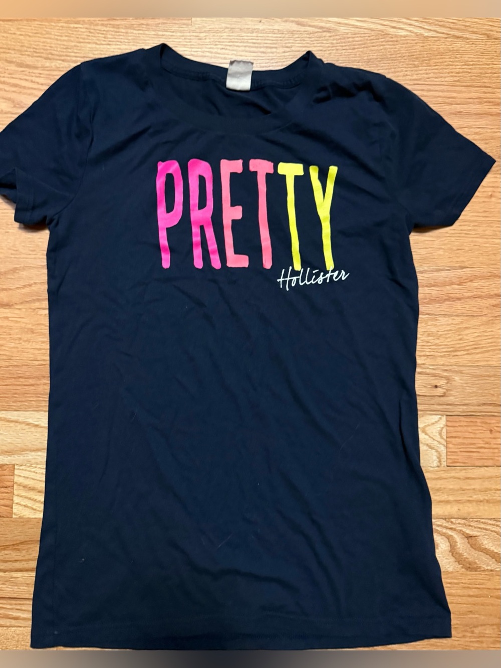 Women's hollister large tee shirt